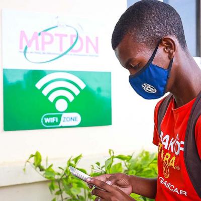 Lancement du hotspot WI-FI situé sur la place de l’Hôtel de Ville de Fort Dauphin, Région Anôsy